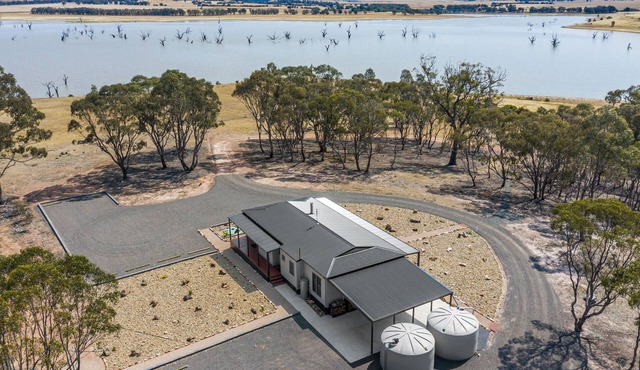 Jack's Point - Whole House with Waterfront Views