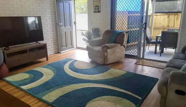 Jack's Shack - Burrum Heads - Relax, fish and swim