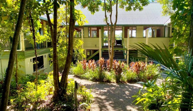 Jackaroo Treehouse Rainforest Retreat