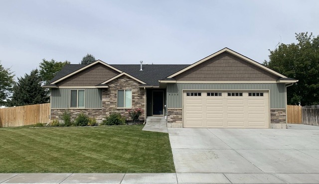 Jacki Lynn's Large Idaho Falls Home/10 beds!