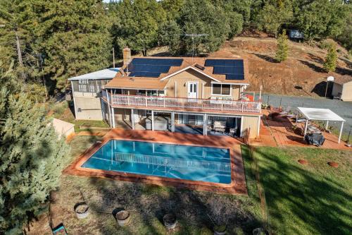 Jackson Escape with Hot Tub and Mtn Views!