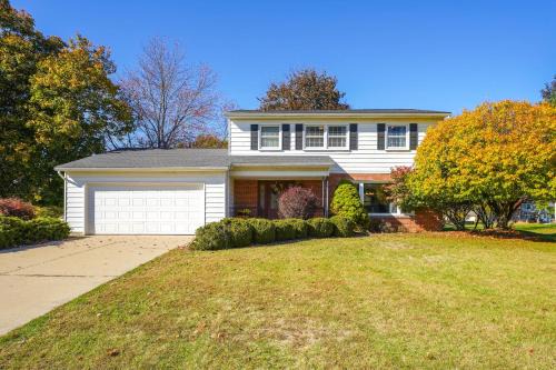 Jackson Home with Fire Pit and Yard 3 Mi to Downtown