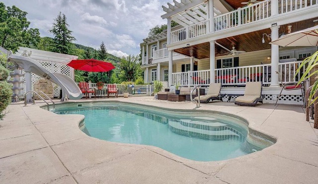 Jackson River Estate 3 dwellings on River w/Pool sleeps 23