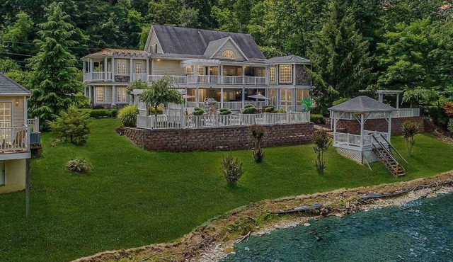 Jackson River Estate Main House Pool, Riverfront, sleeps 15