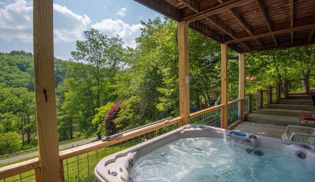 Jackson's Ridge Overlooking New River | Covered Hot Tub | Dog-Friendly