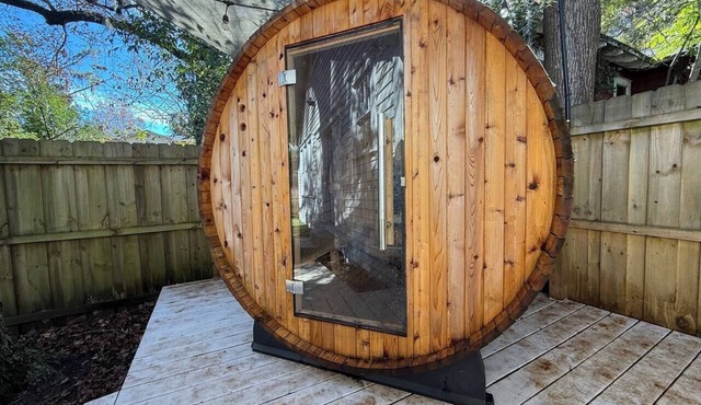 Jacksonville 2-BR Bungalow | Sauna & Dog-Friendly