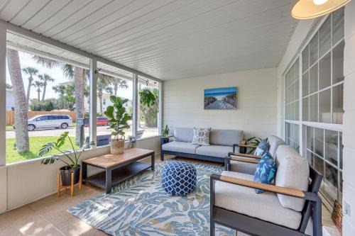 Jacksonville Beach Home with Yard, Walk to Shore