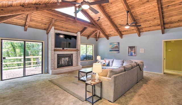 Jacksonville Home on 1 Acre ~ 6 Mi to Beach!