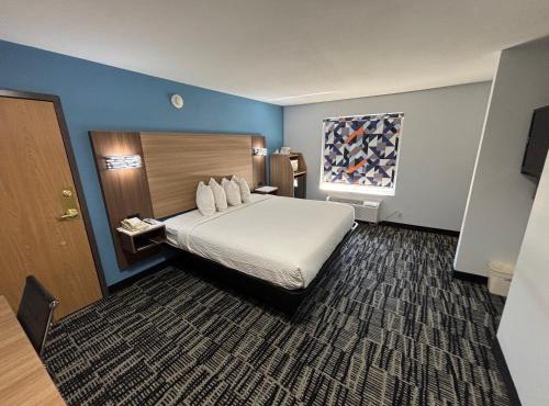 Jacksonville Inn & Suites