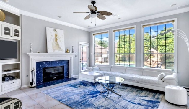 Jacuzzi & Pool 3,500 SF Fashion Gallery Home