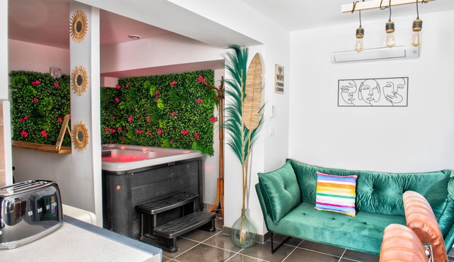 Jacuzzi Room L' Aie O Lit