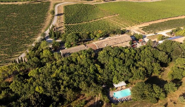 Jacuzzi, sauna and healthy food in a former sheepfold