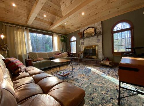 Jacuzzi spa hot tub Serene private skiing getaway