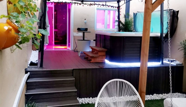 Jacuzzi studio in Lyon Villeurbanne