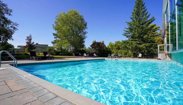 Jacuzzi Suite with full kitchen