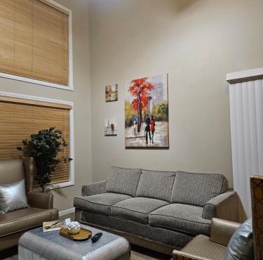 Jacuzzy home near Freeway & Casino!