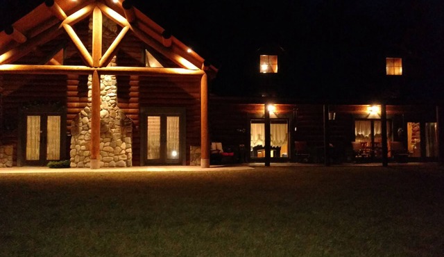 Jade Pines, Plenty of entertainment, Pinball, Shuffle Bowl, Darts, Outdoor Sauna