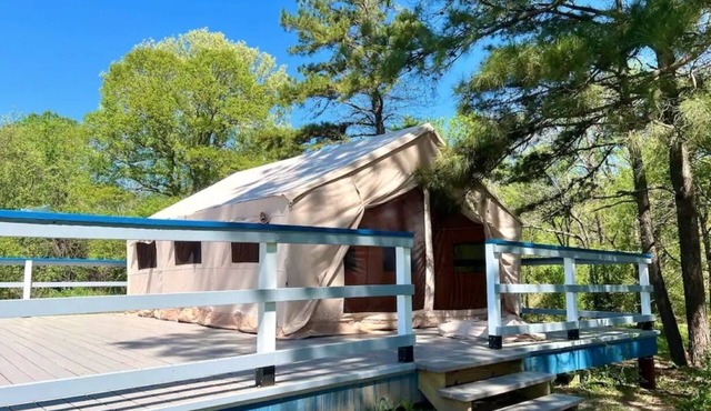 Jade Safari Tent - One Bedroom Resort, Sleeps 6