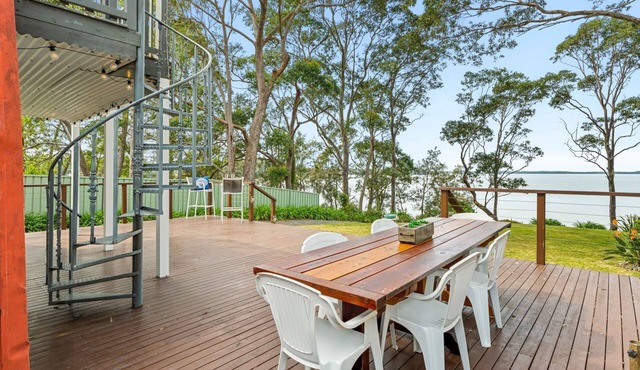 Jado on the Lake, Jervis Bay