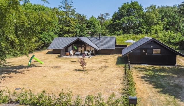 "Jahn" - 1.8km from the sea by Interhome