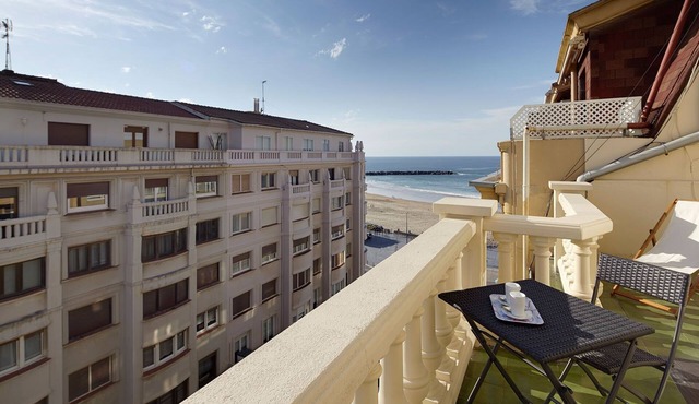Jai Alai Beach by FeelFreeRentals