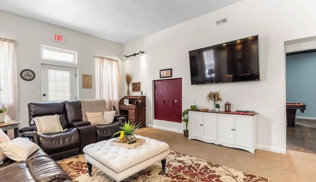 Jail Break Inn in Downtown Ripley