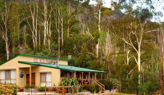 JAKARAMEDE - Countryside views on 7 acres of land