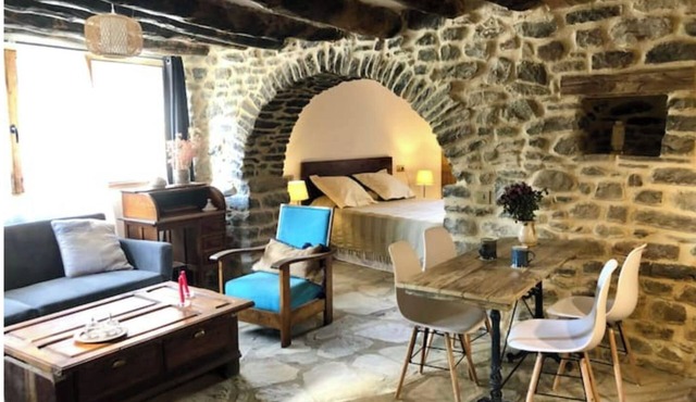Jal house. Stone apartment, fireplace