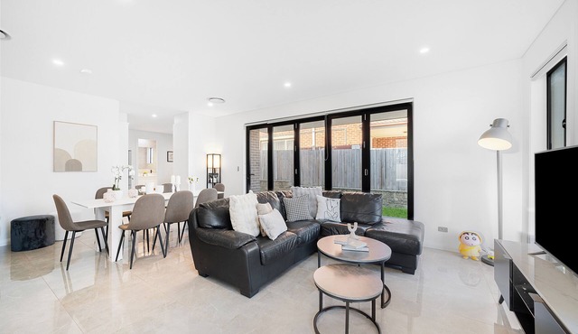 Jam Home | Modern Living Spacious House in Heart of West Ryde