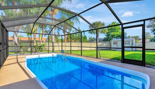 Jamaican Relaxation 3 bedrooms heated pool and unique game room