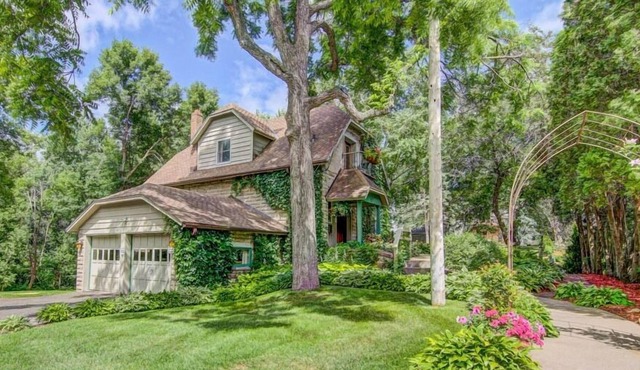 James Mulvey Carriage House Inn