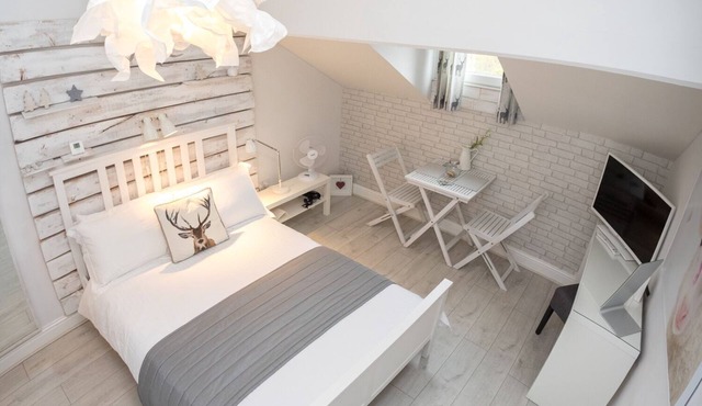 James' Place Dowlais Self Catering Studio 6 Taffy