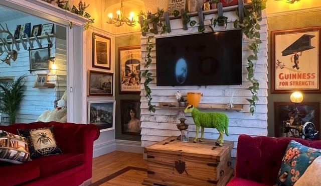 James' Place @ The Park