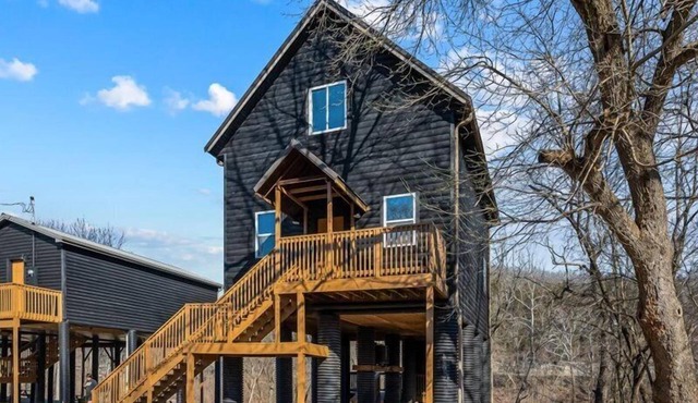 James River Haven | The Cabins at Galena Main Cabin