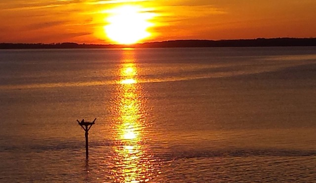 James River Waterfront with spectacular views across the river from Williamsburg