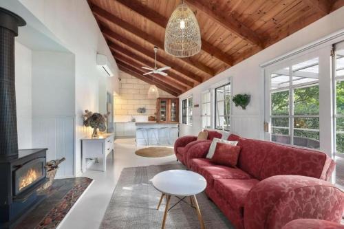 Jamieson Cottage 4 - By the River