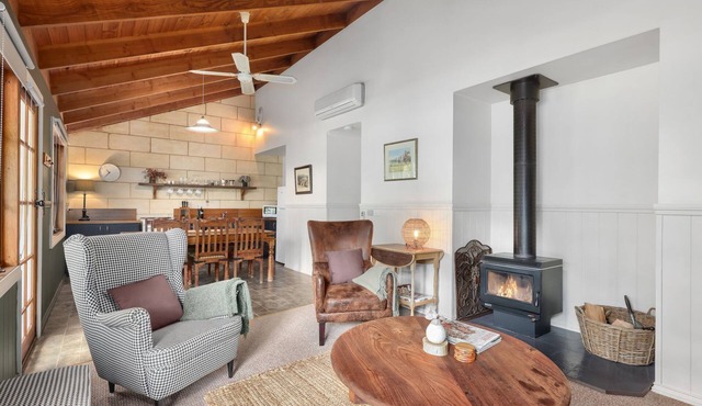 Jamieson Cottages - Cottage ONE - Sleeps 4