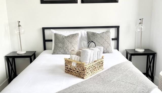 JAN 38% PROMO:Luxe Studio Indoor Pool Near AmDream