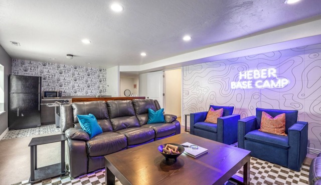 Jan + Feb Deal- XBOX room- Pets welcomed! Sleeps 18- Hottub- Hammocks