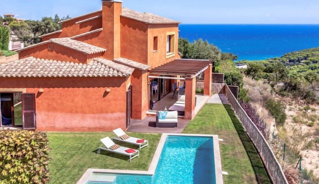 Jandalo Berria by Interhome