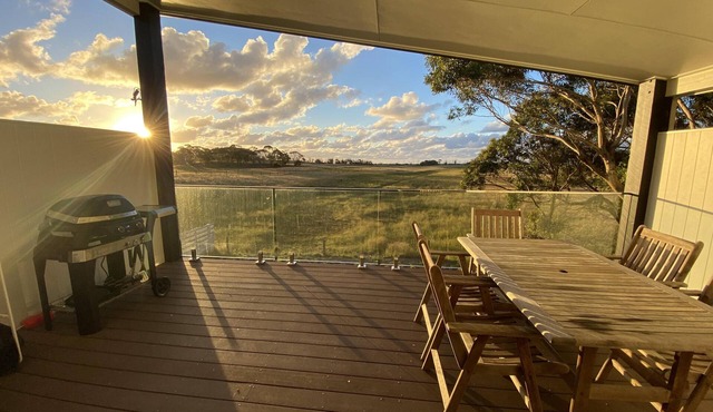 Jandi - King Beds - Starlink - EV Charger