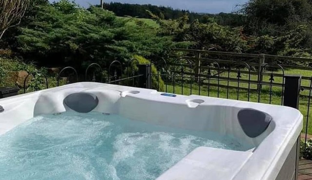 Jane Welsh Cottage - a cottage that sleeps 4 guests in 2 bedrooms