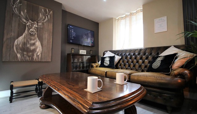 Janet Street Loft (3 beds)