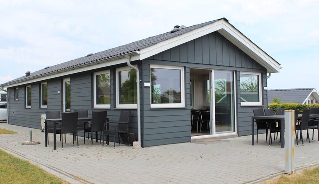 "Jannik" - 300m from the sea by Interhome