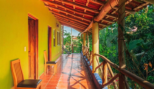 Jardines Tropicales - 3 blocks from the beach