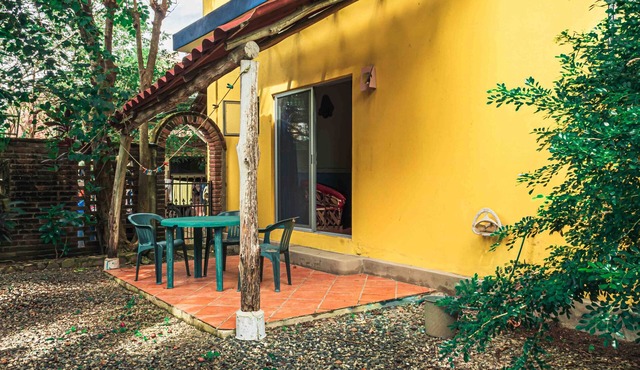 Jardines Tropicales - 3 blocks from the beach