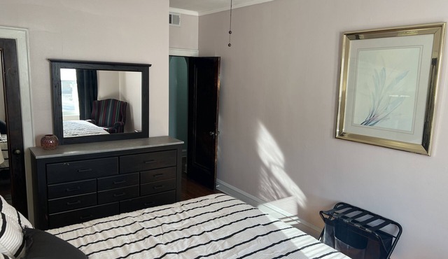 JaRes’ Place newly renovated centrally located in the heart of Chicago/Galewood