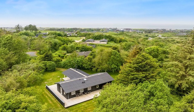 "Jarno" - 1km from the sea by Interhome