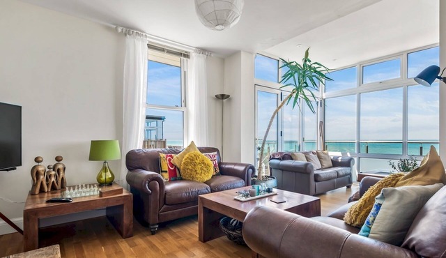 Jarrahdale Beach House - Stunning Luxurious Holiday Pad by the sea - Pass the Keys