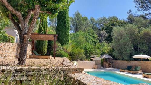 Jas Tihou Bergerie provençale premium avec piscine